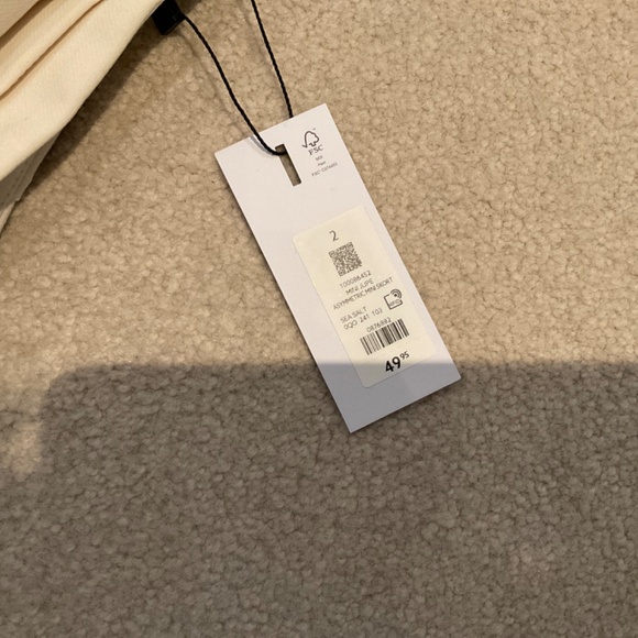 NWT. Peyton asymmetric mini skort - Picture 6 of 7